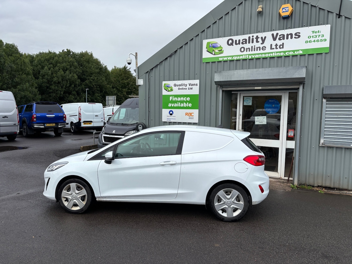 Used Ford Fiesta 2020 for sale - 75288842: Photo 2