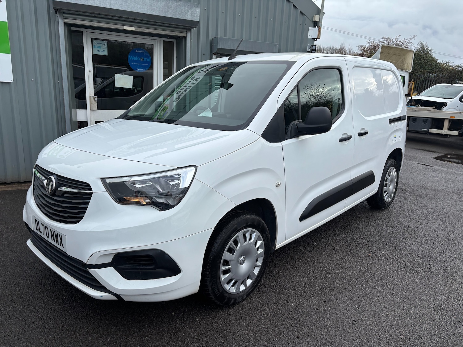 Used Vauxhall Combo 2020 for sale - 76461941: Photo 2