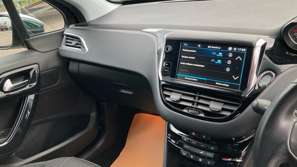 Used Peugeot 208 2019 for sale - 76133950: Photo 14