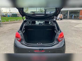Used Peugeot 208 2019 for sale - 76133950: Photo 4