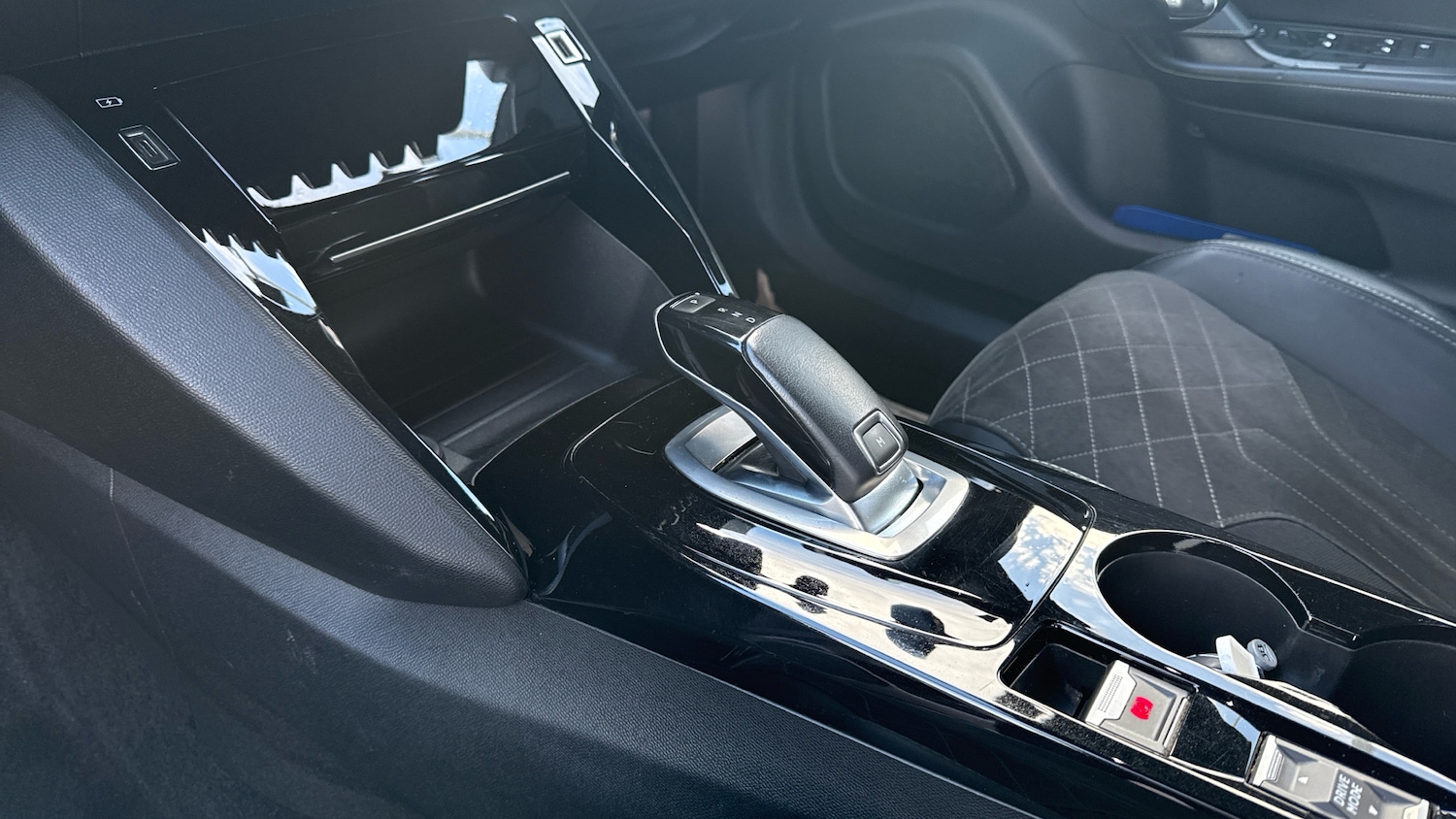 Used Peugeot 2008 2022 for sale - 76831528: Photo 13