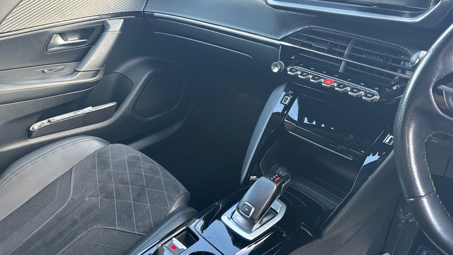 Used Peugeot 2008 2022 for sale - 76831528: Photo 14