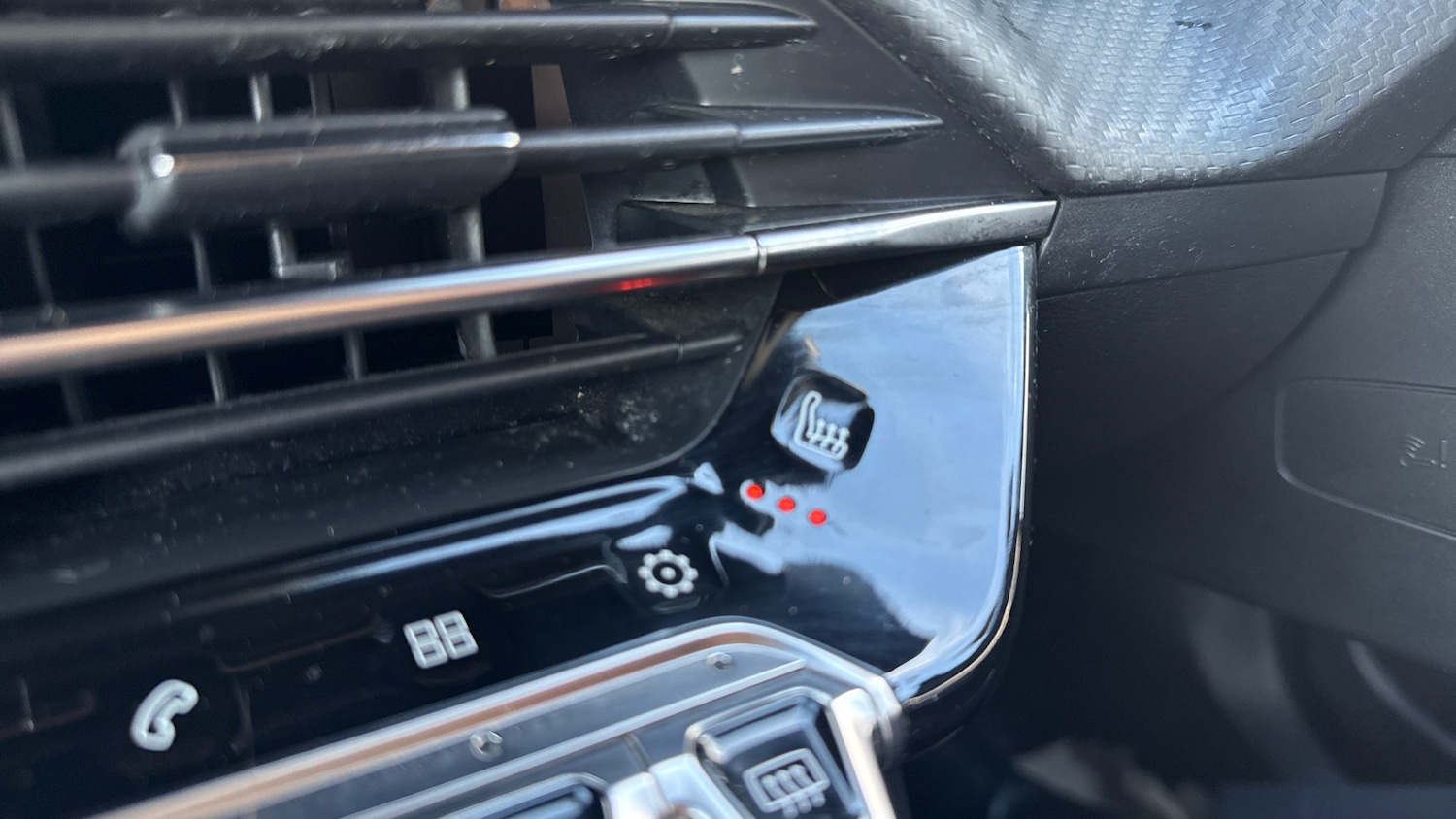 Used Peugeot 2008 2022 for sale - 76831528: Photo 31