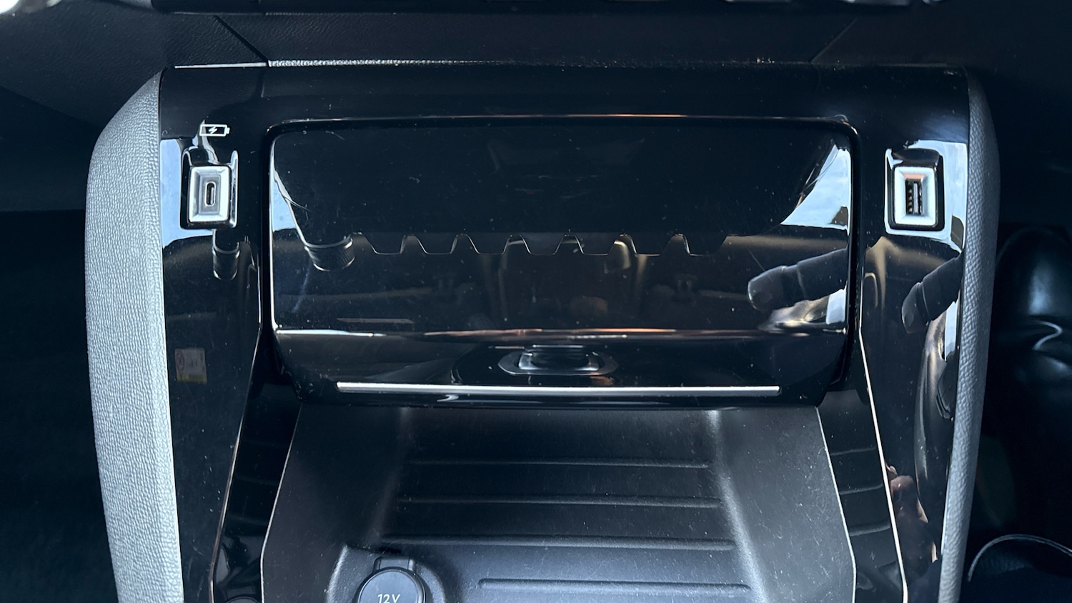 Used Peugeot 2008 2022 for sale - 76831528: Photo 32