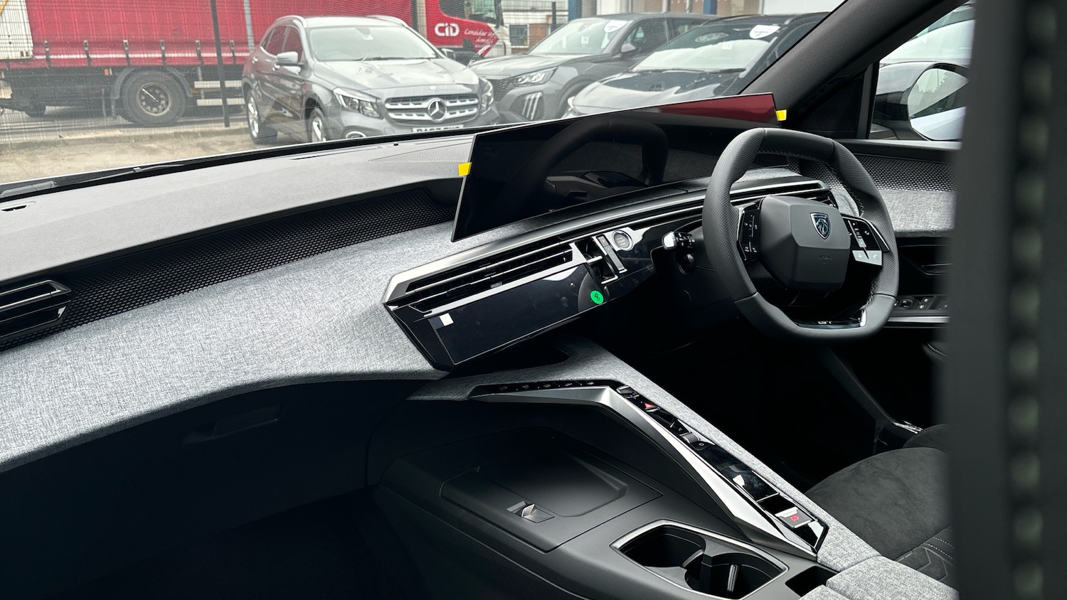 Used Peugeot 5008 2024 for sale - 77326010: Photo 9