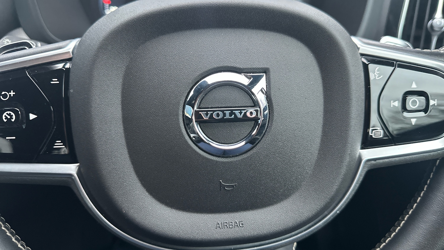 Used Volvo XC60 2019 for sale - 77113269: Photo 47