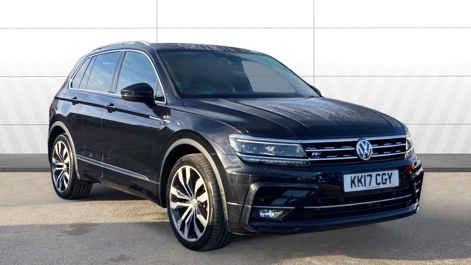 Used Volkswagen Tiguan 2017 for sale - 76799034: Photo 1