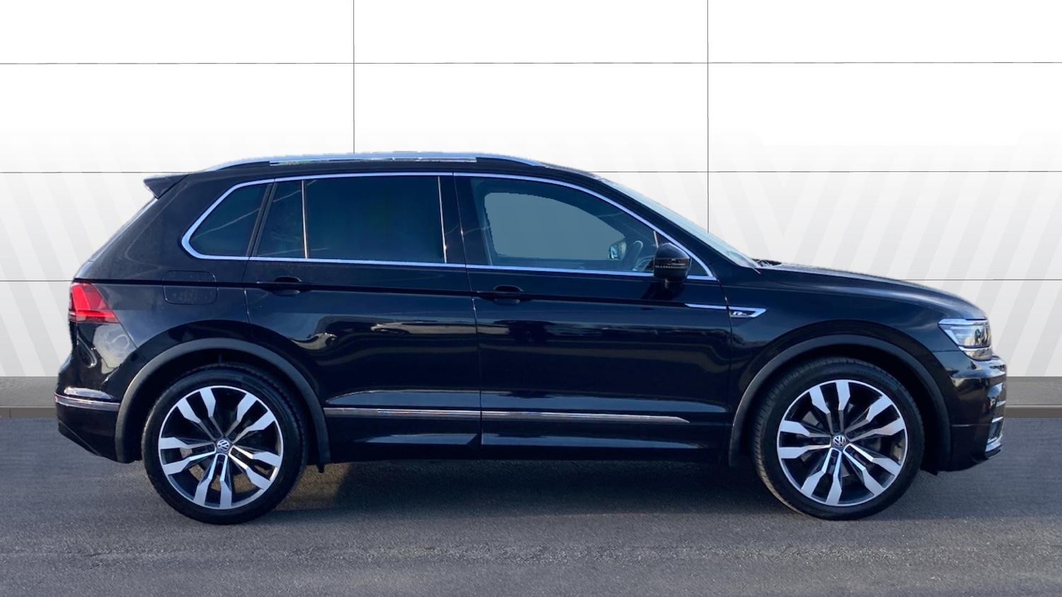 Used Volkswagen Tiguan 2017 for sale - 76799034: Photo 5