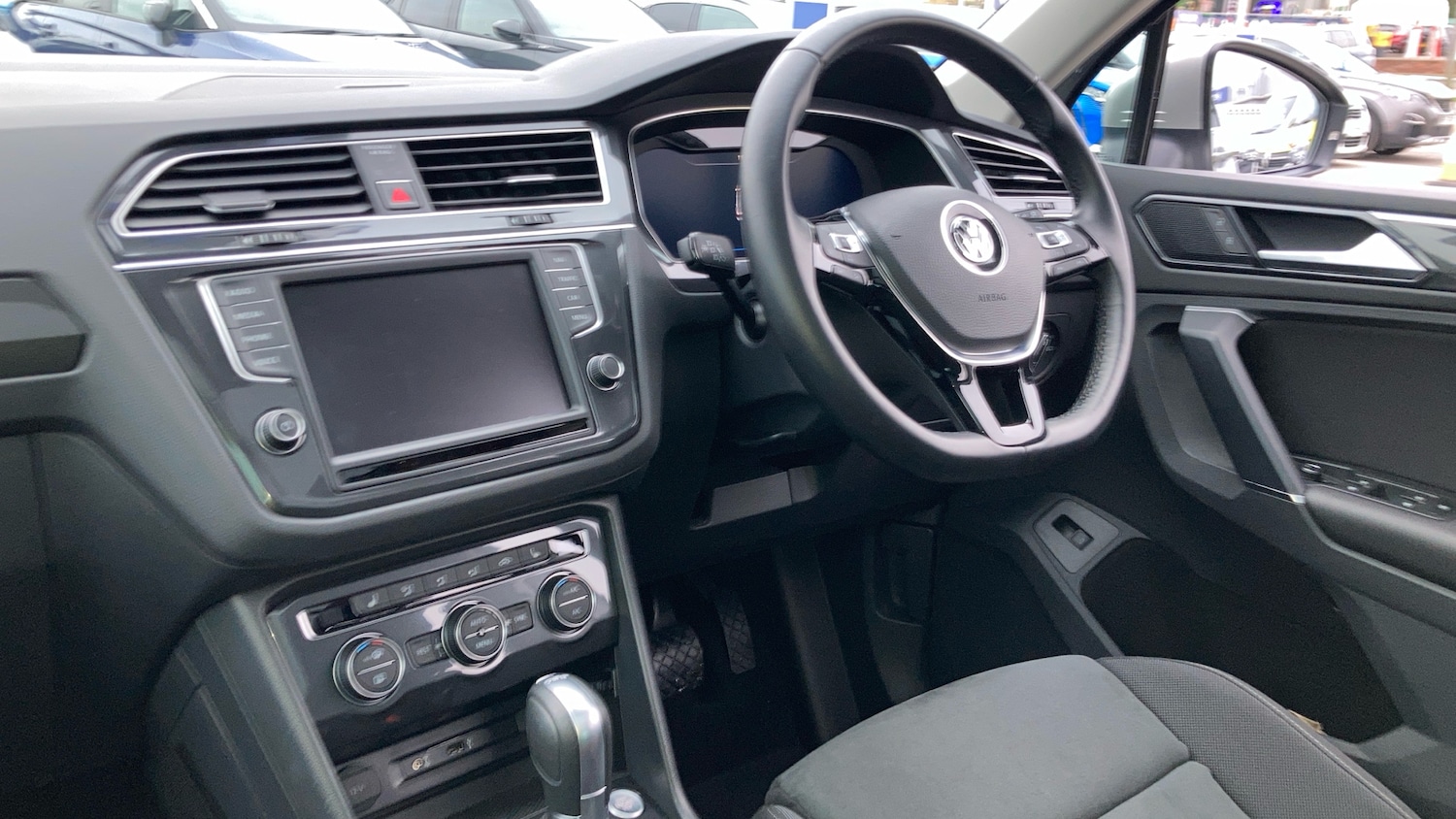 Used Volkswagen Tiguan 2017 for sale - 77106416: Photo 11