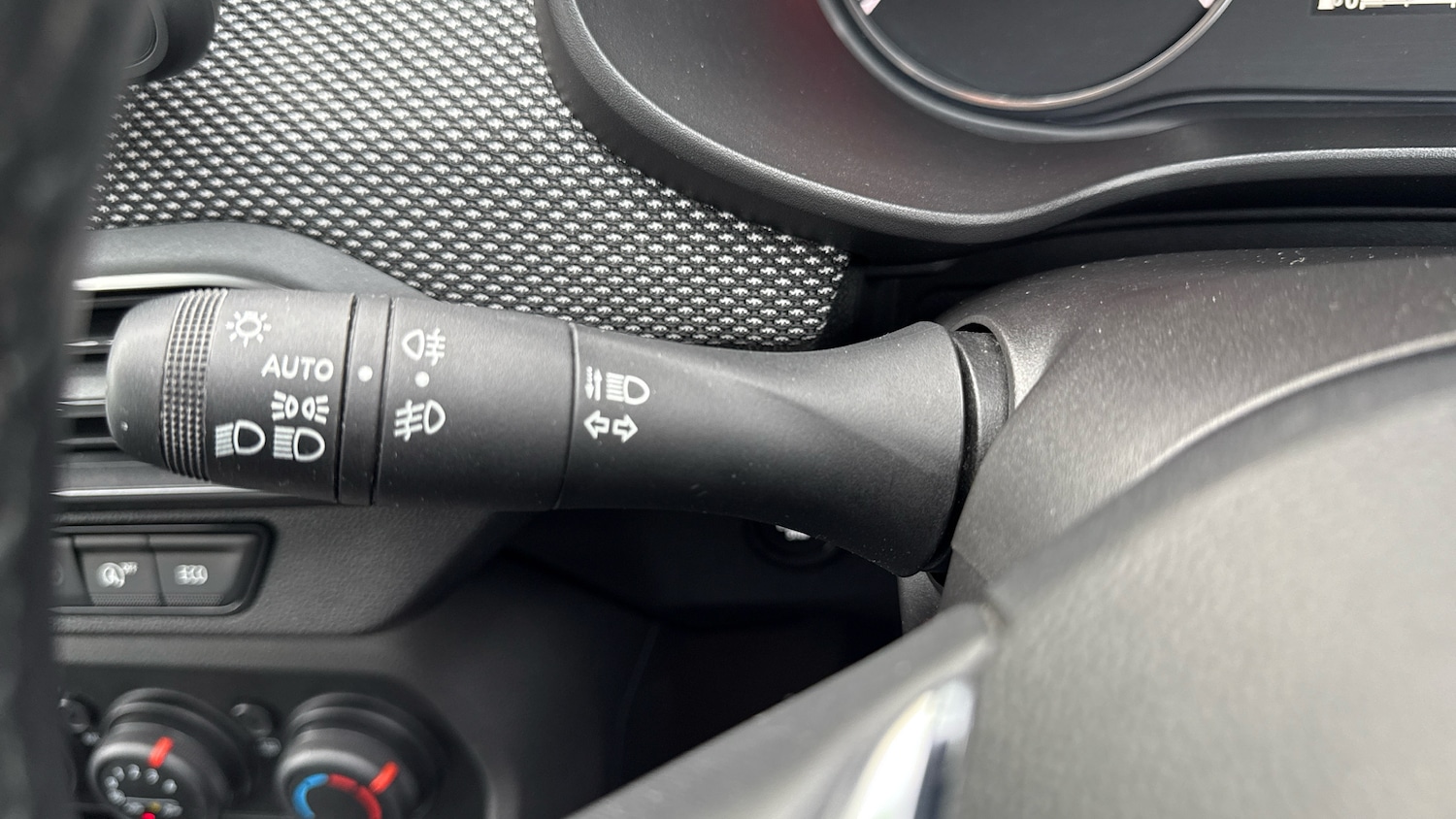 Used Dacia Sandero 2022 for sale - 77085159: Photo 42