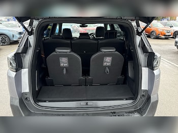Used Peugeot 5008 2023 for sale - 77584400: Photo