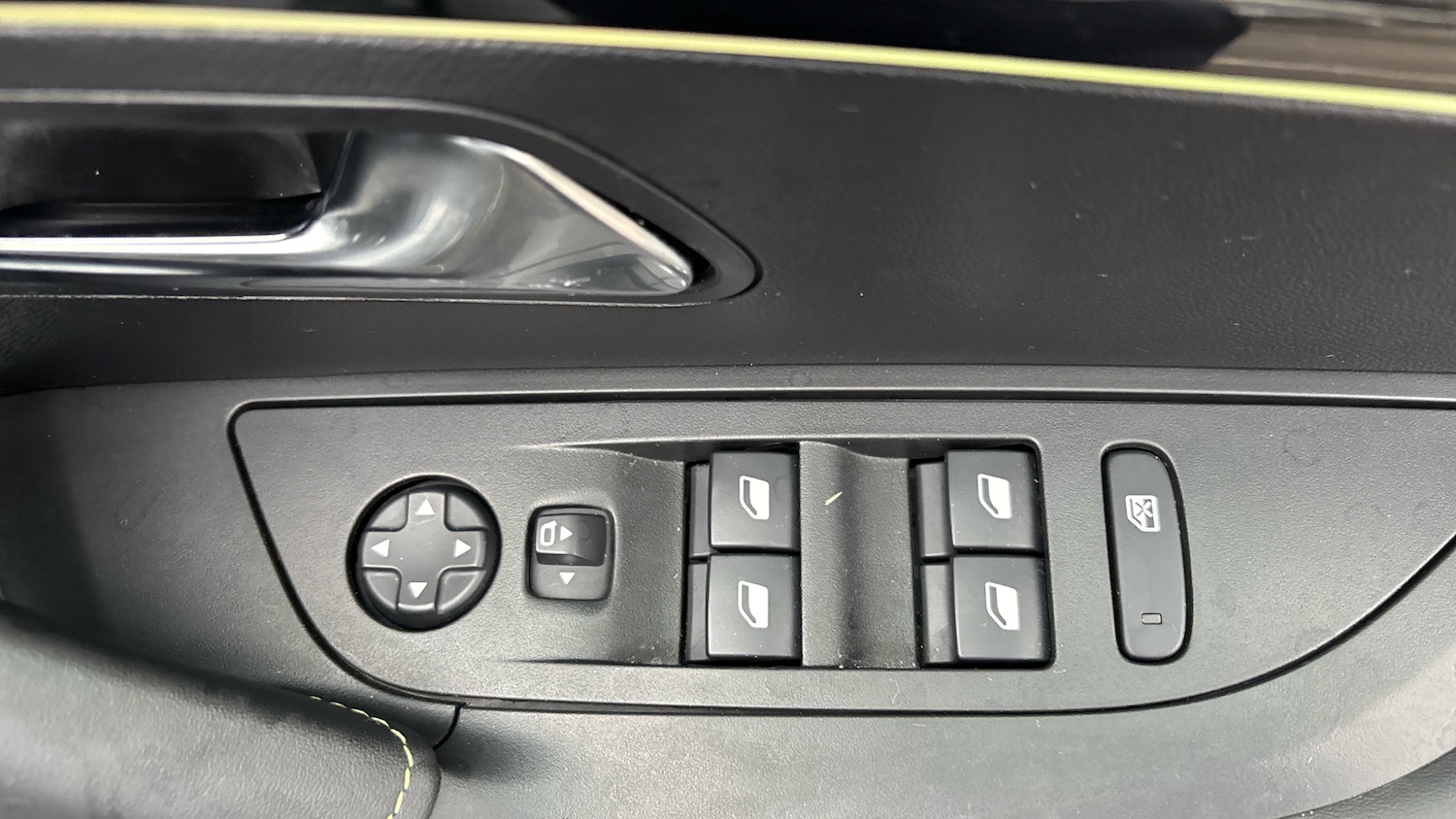 Used Peugeot 2008 2023 for sale - 76782508: Photo 30