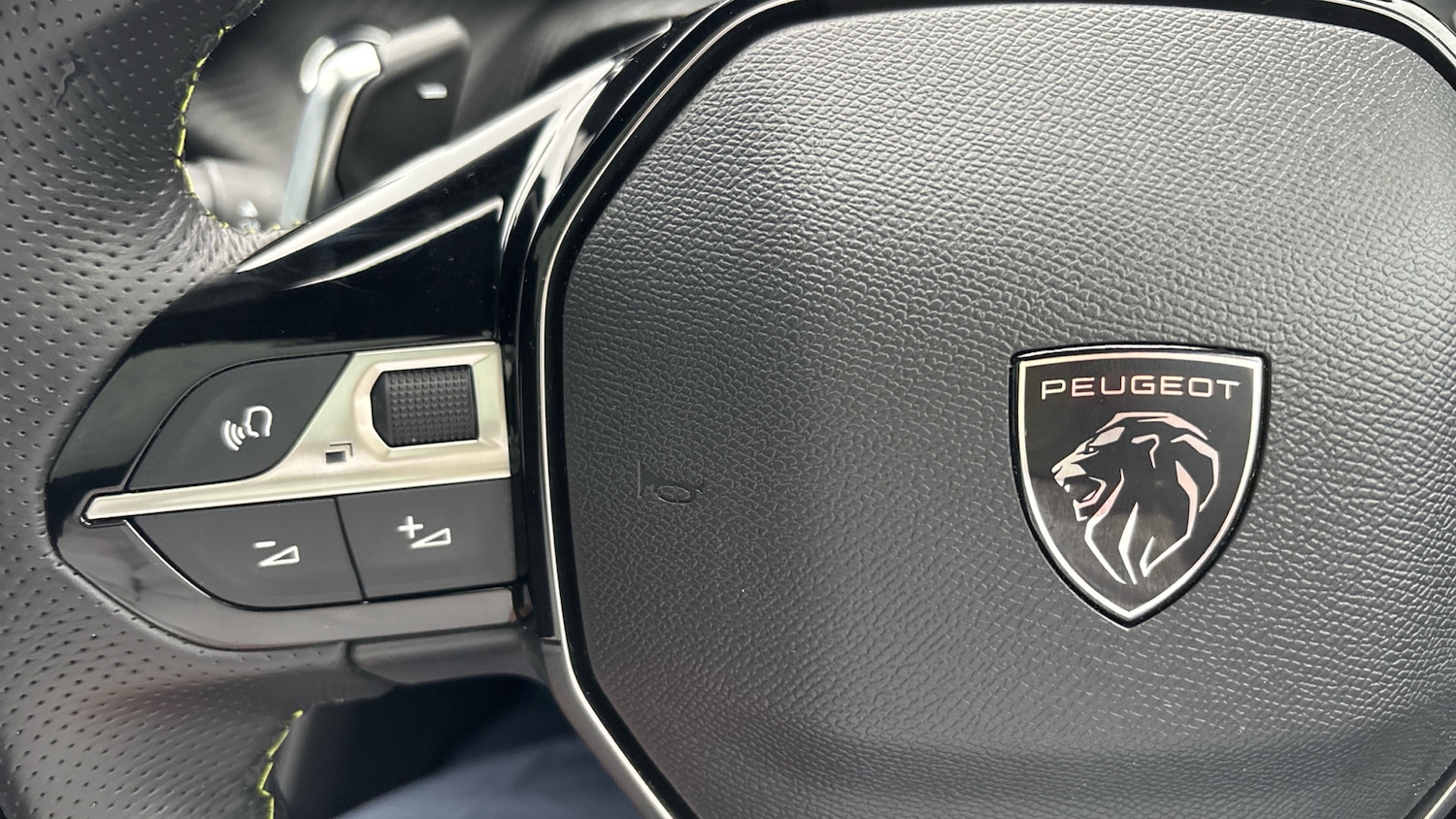 Used Peugeot 2008 2023 for sale - 76782508: Photo 32