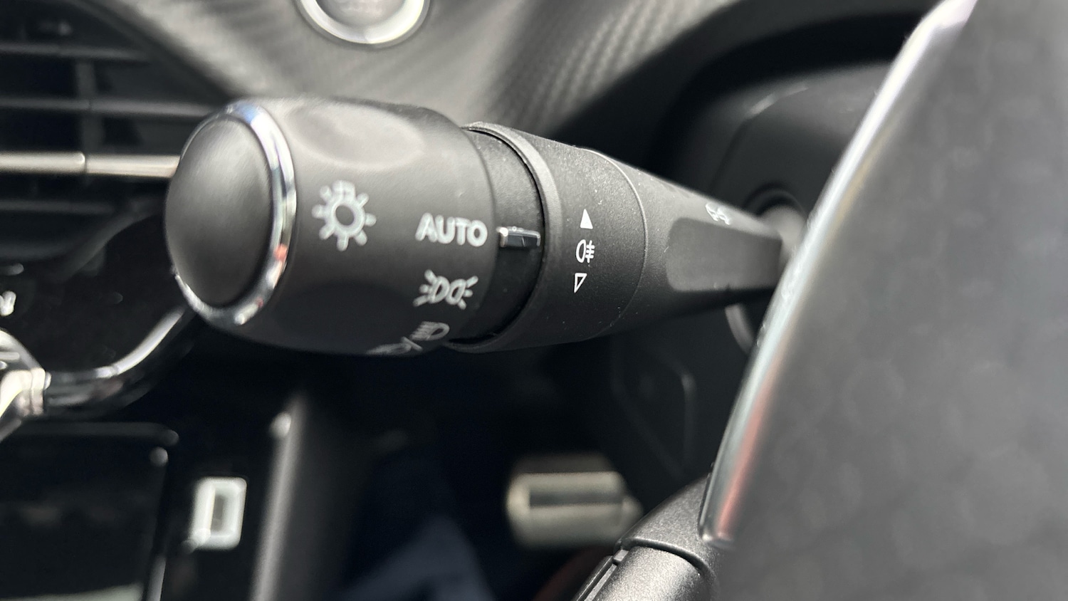 Used Peugeot 2008 2023 for sale - 76782508: Photo 35