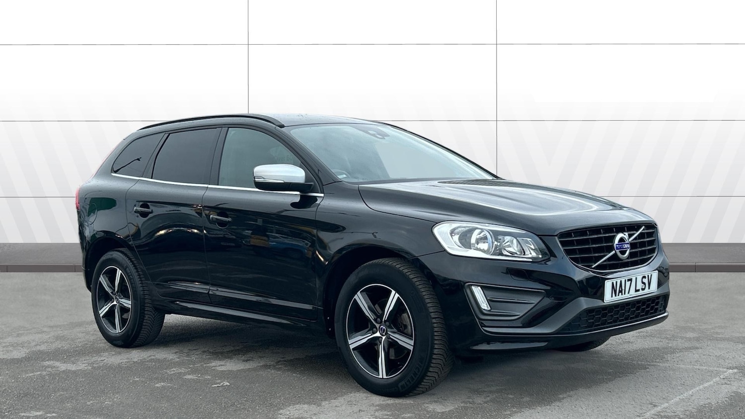 Used Volvo XC60 2017 for sale - 77351100: Photo 1