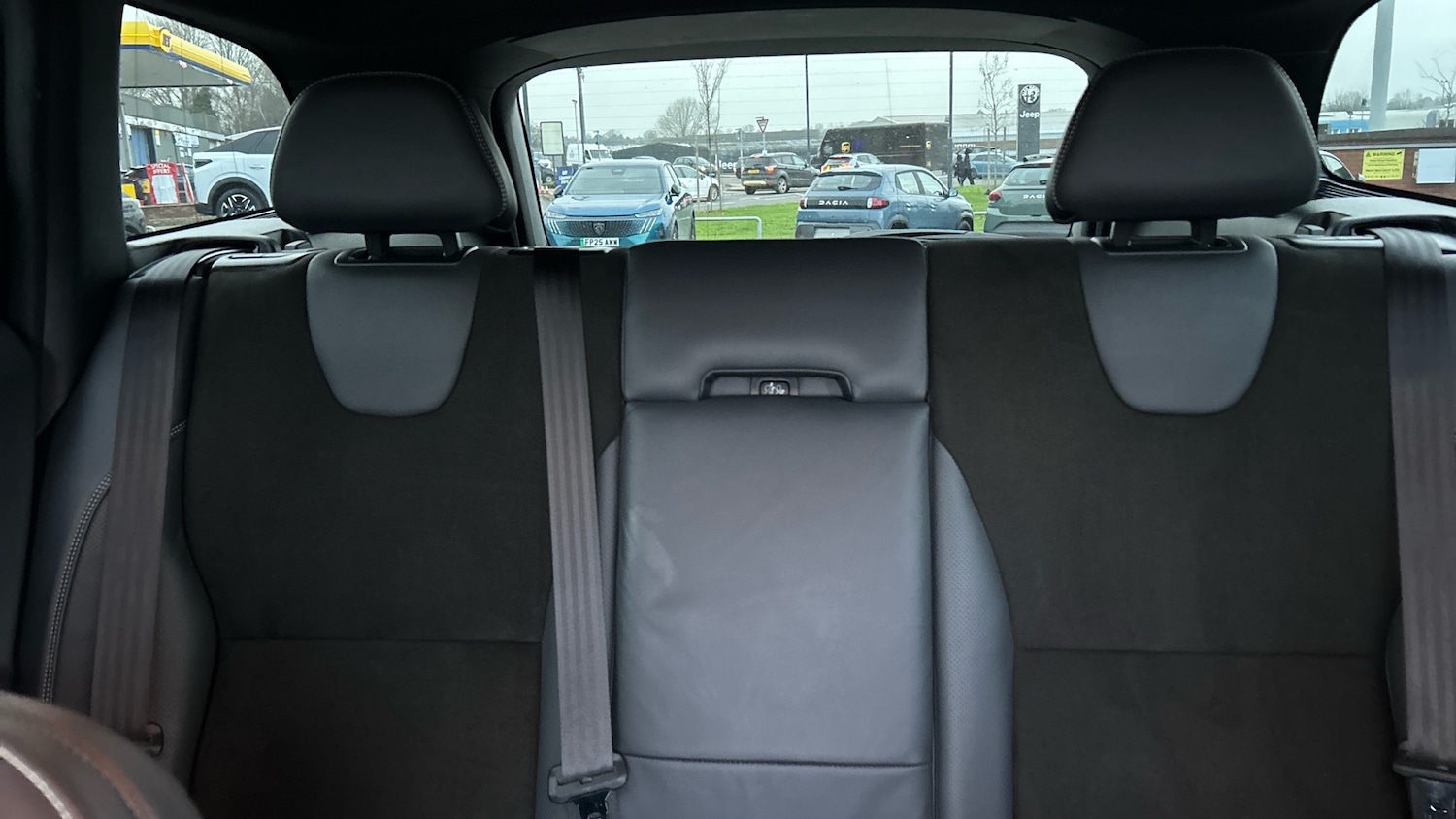 Used Volvo XC60 2017 for sale - 77351100: Photo 15