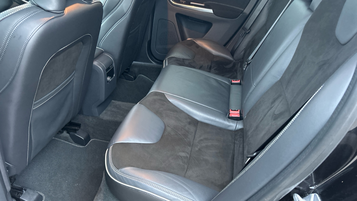 Used Volvo XC60 2017 for sale - 77351100: Photo 16