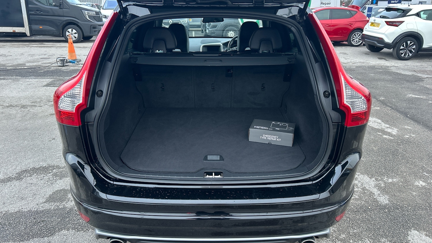 Used Volvo XC60 2017 for sale - 77351100: Photo 4