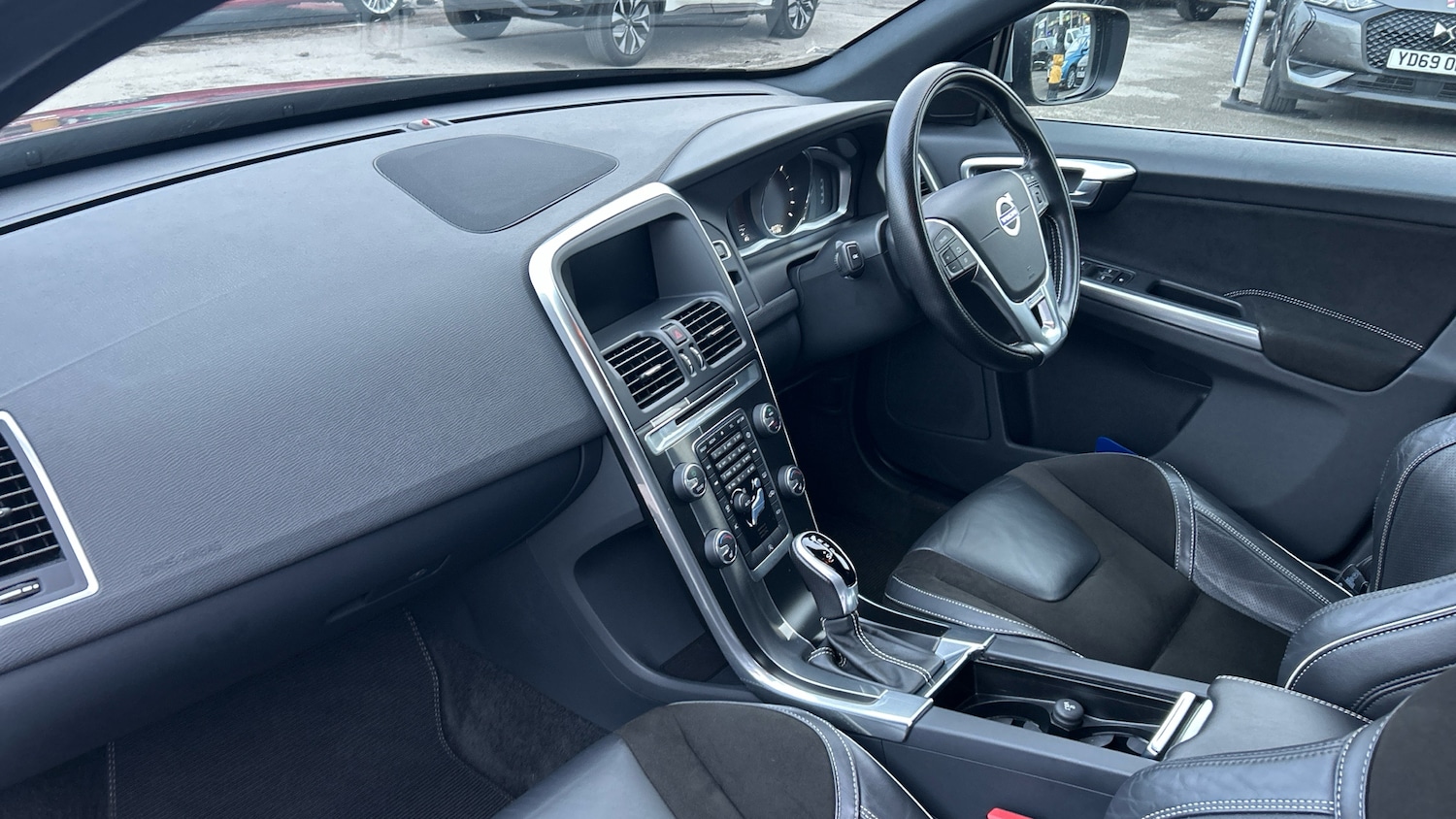 Used Volvo XC60 2017 for sale - 77351100: Photo 9