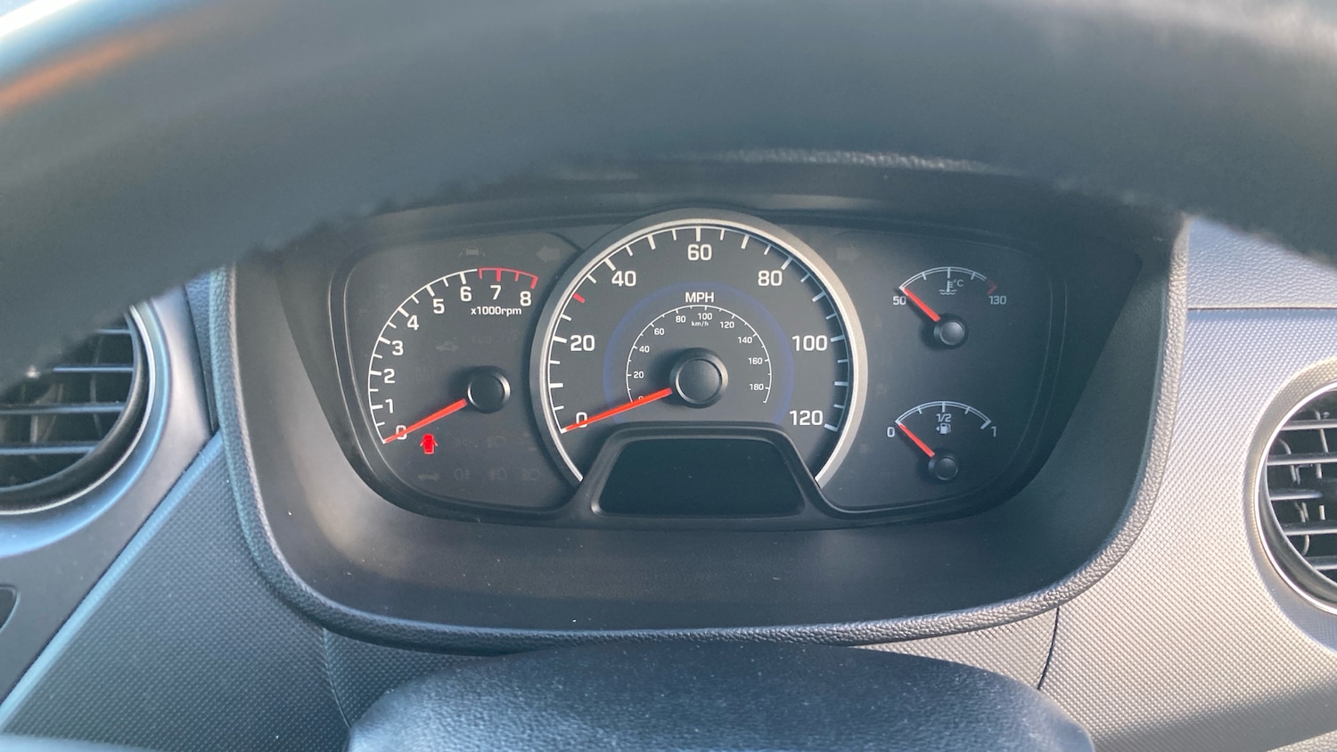 Used Hyundai i10 2017 for sale - 76764095: Photo 18