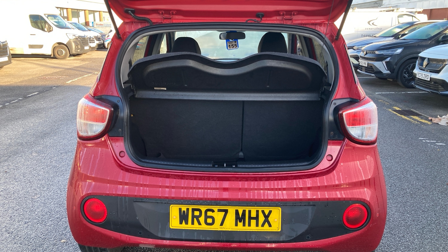 Used Hyundai i10 2017 for sale - 76764095: Photo 4