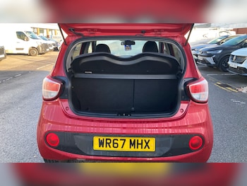 Used Hyundai i10 2017 for sale - 76764095: Photo