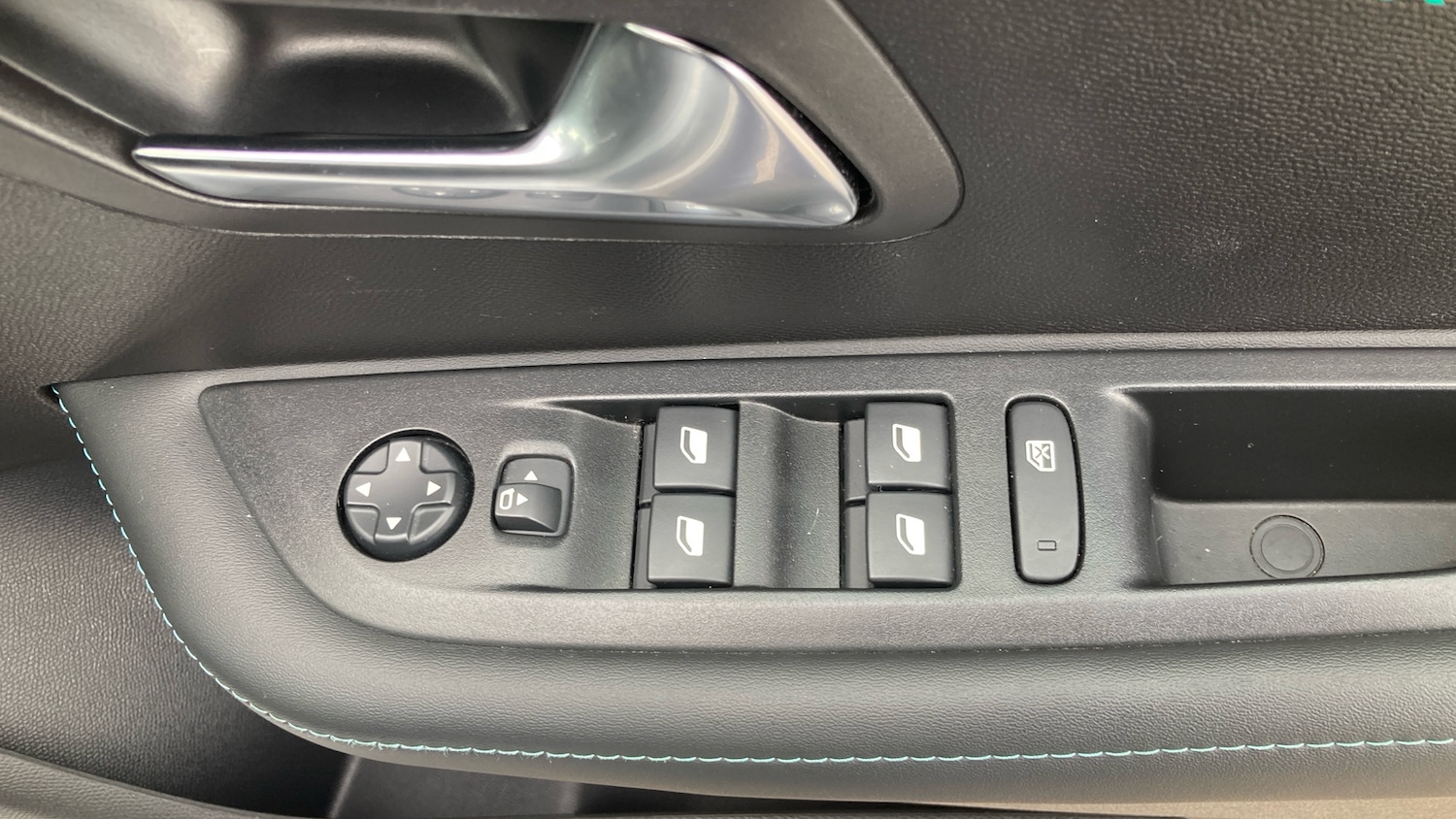 Used Peugeot 208 2023 for sale - 76421801: Photo 26