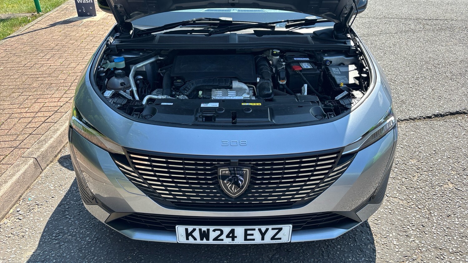 2024 Peugeot 308 1.2 PureTech Allure 5dr EAT8 Petrol Estate Estate Petrol Automa - Picture 8 of 24
