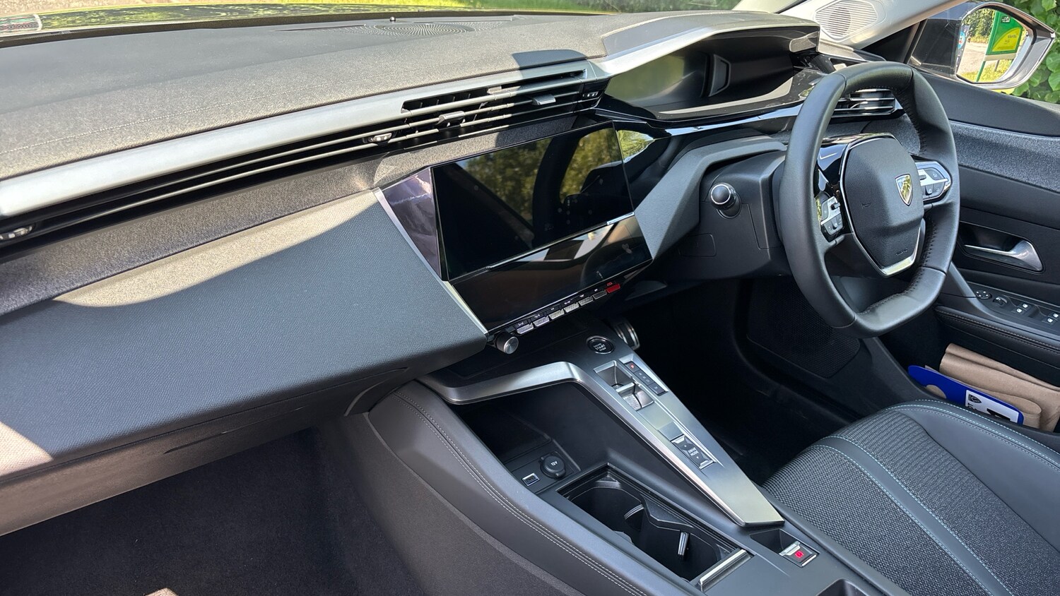 2024 Peugeot 308 1.2 PureTech Allure 5dr EAT8 Petrol Estate Estate Petrol Automa - Picture 9 of 24