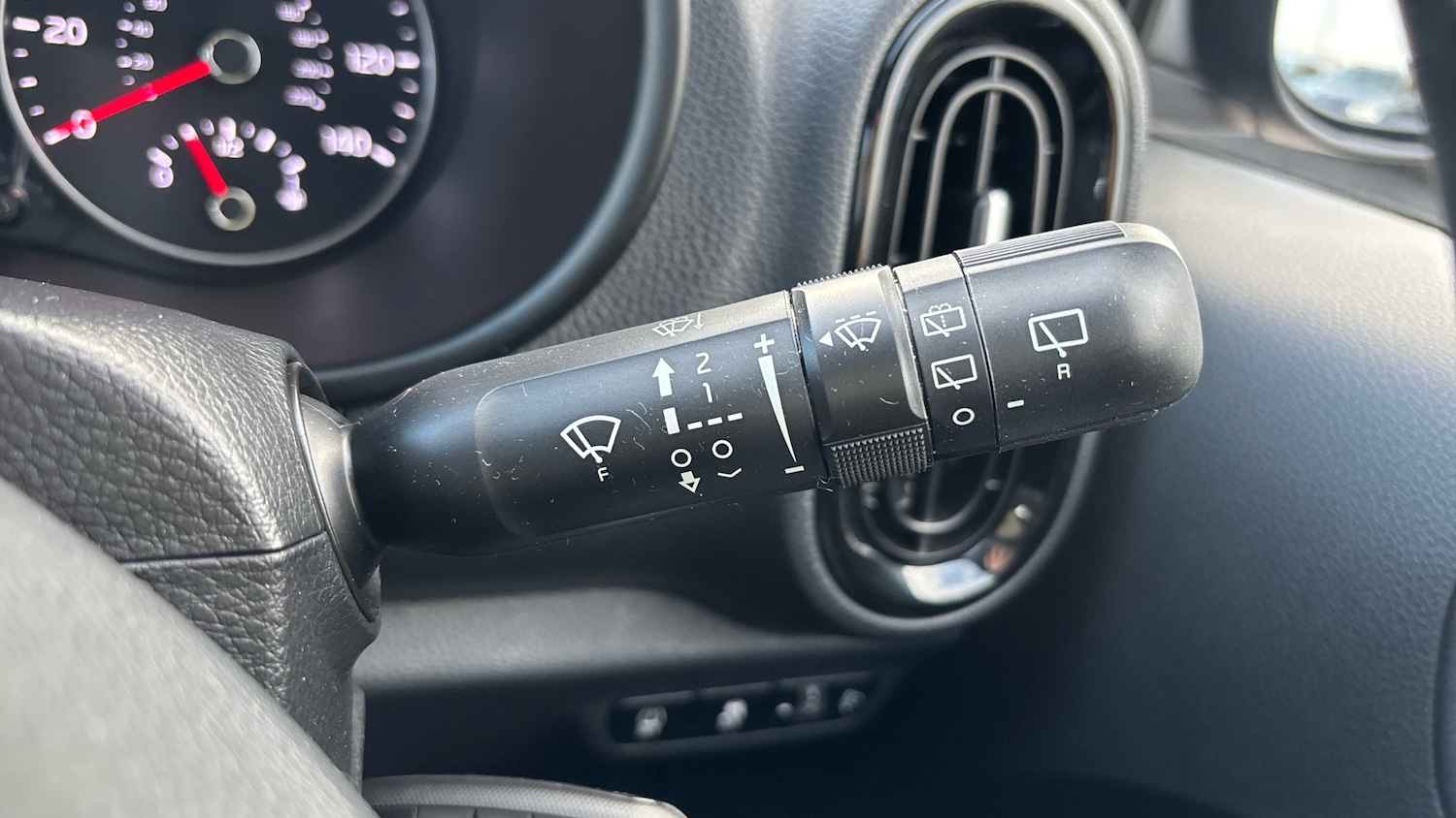 Used Kia Picanto 2023 for sale - 76777895: Photo 30