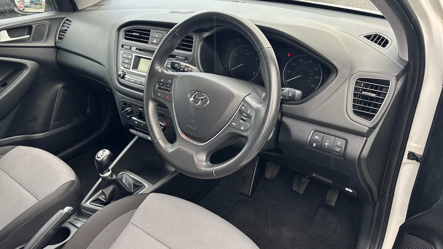 Used Hyundai i20 2018 for sale - 76627845: Photo 11