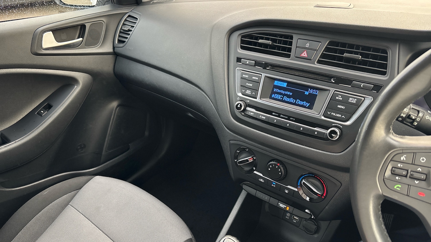 Used Hyundai i20 2018 for sale - 76627845: Photo 14