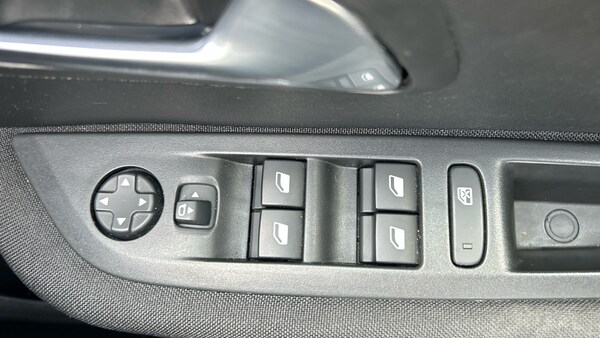 Used Peugeot 208 2022 for sale - 75984545: Photo 28