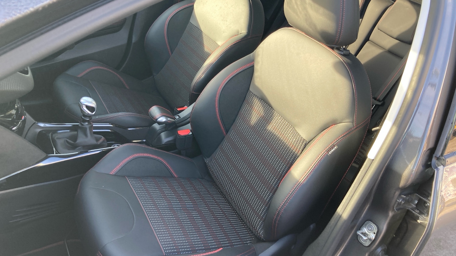 Used Peugeot 2008 2017 for sale - 77234417: Photo 27