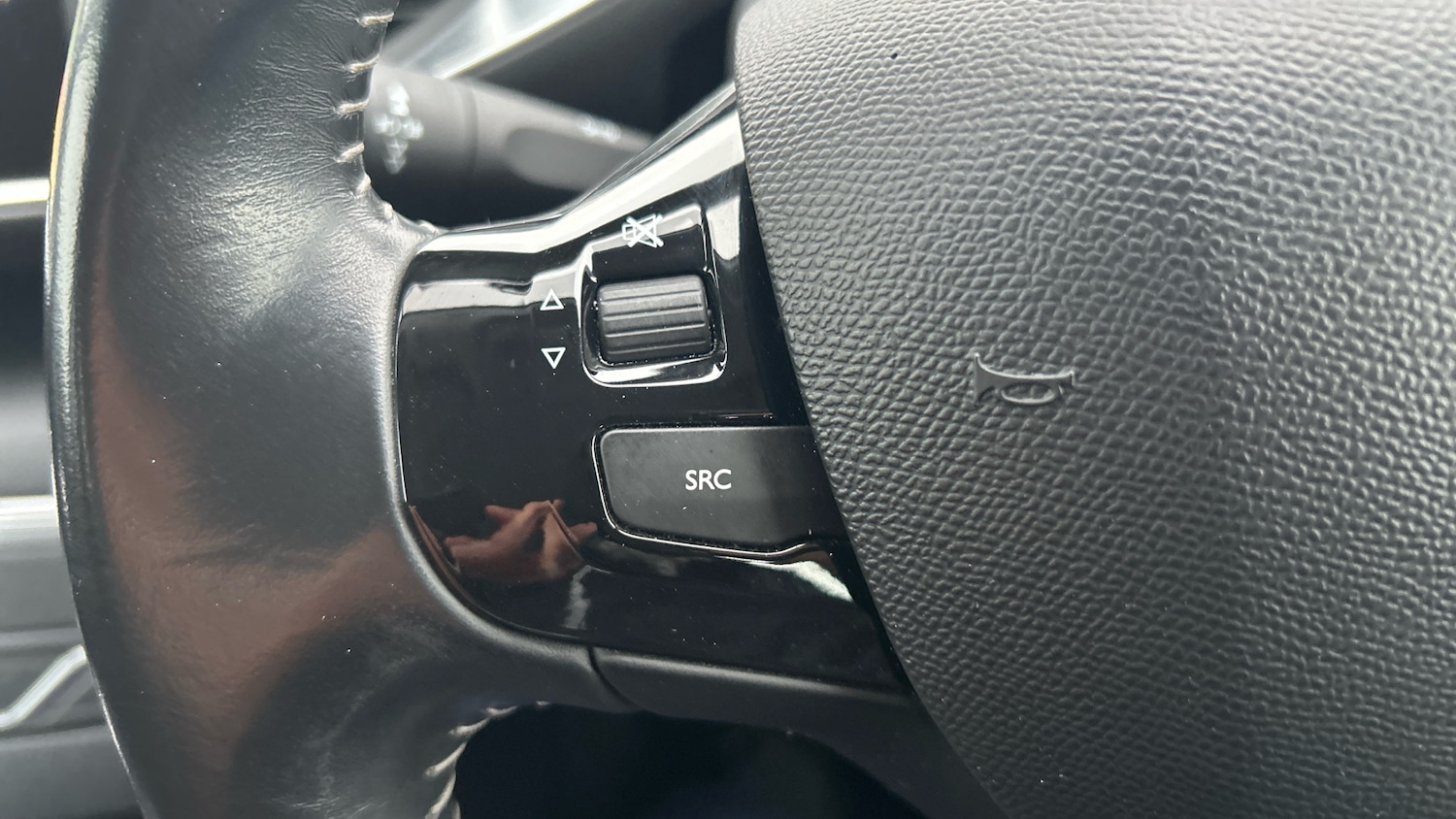 Used Peugeot 308 2015 for sale - 76980717: Photo 25