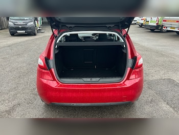 Used Peugeot 308 2015 for sale - 76980717: Photo