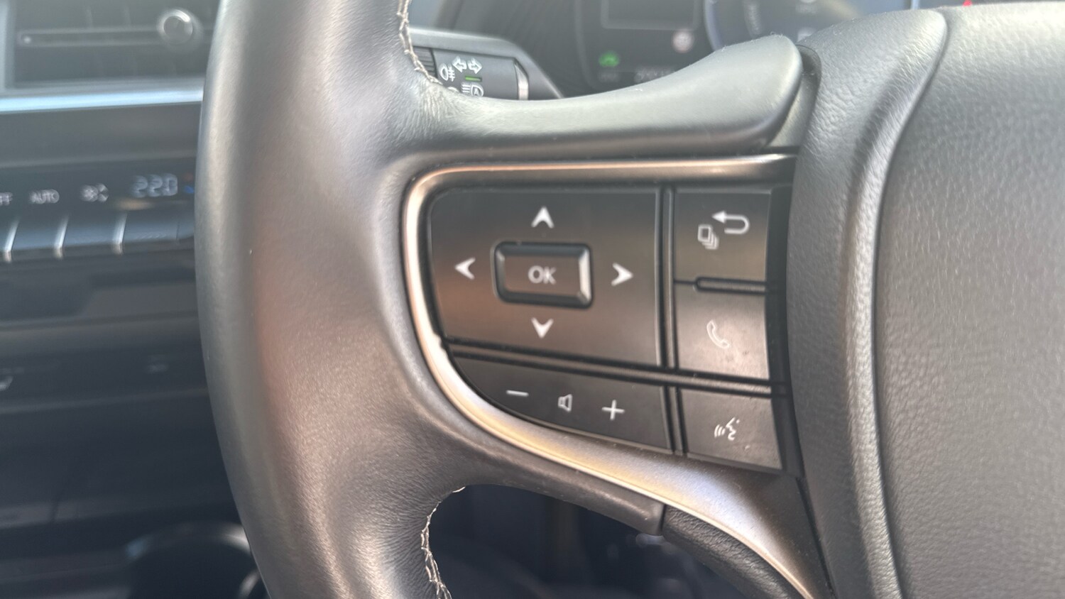 Used Lexus UX 2021 for sale - 76206560: Photo 36