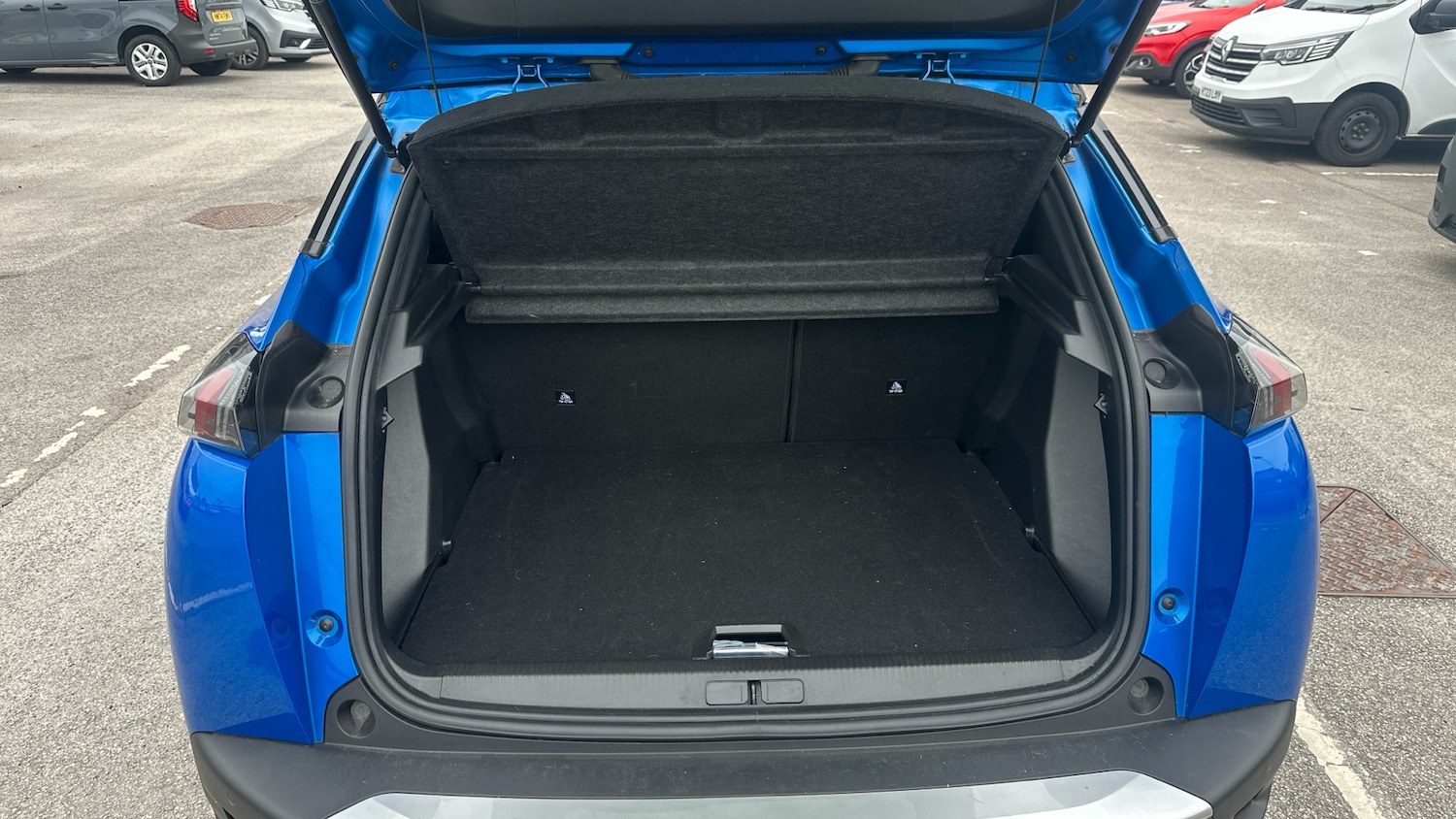 Used Peugeot 2008 2022 for sale - 76102764: Photo 4