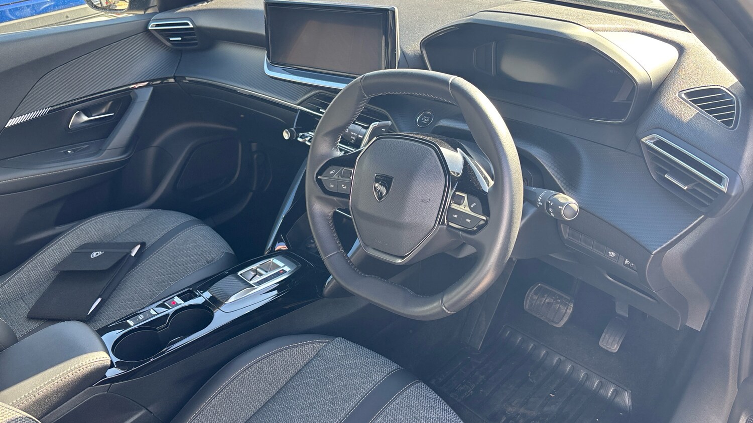 Used Peugeot 2008 2023 for sale - 78105420: Photo 11