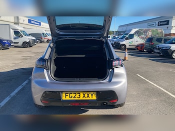 Used Peugeot 208 2023 for sale - 76028036: Photo 4