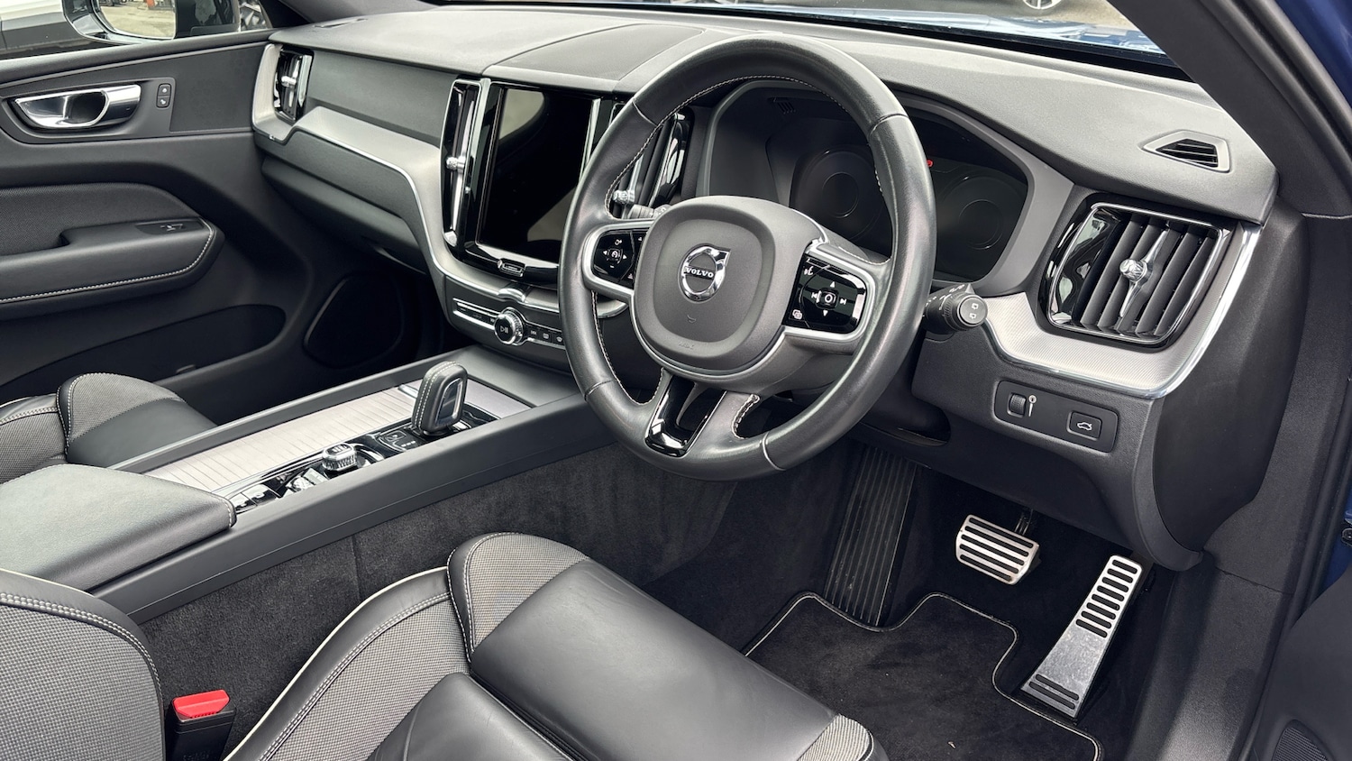 Used Volvo XC60 2021 for sale - 76477118: Photo 11