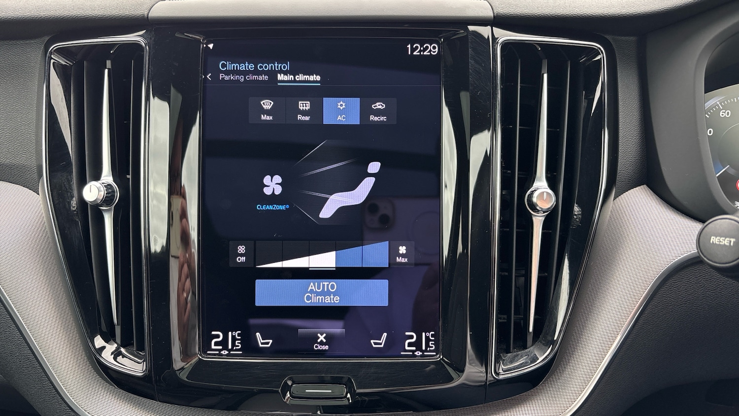 Used Volvo XC60 2021 for sale - 76477118: Photo 45