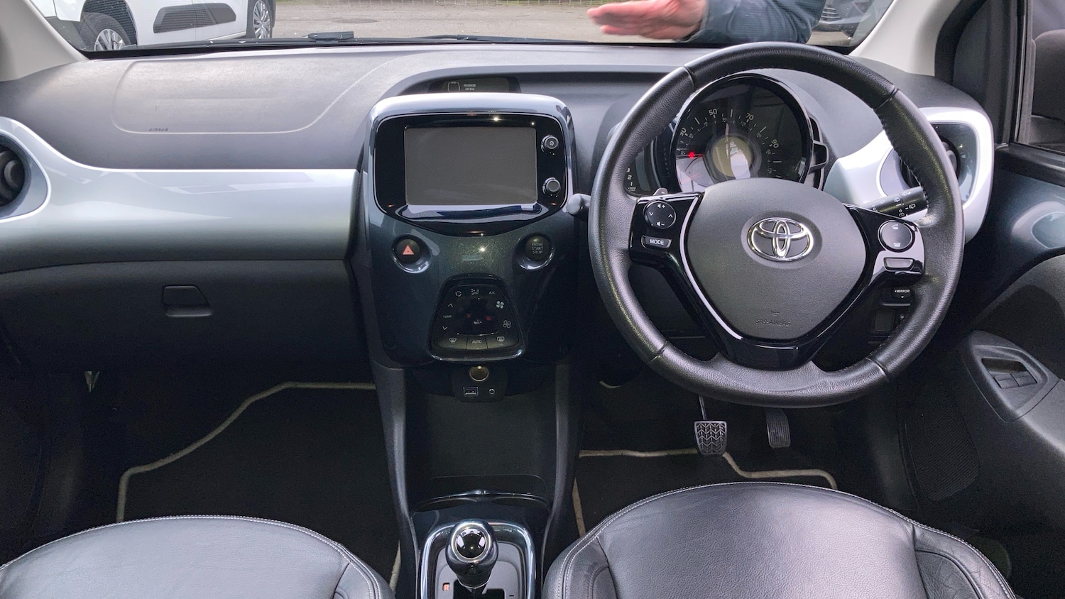 Used Toyota AYGO 2017 for sale - 77446109: Photo 10