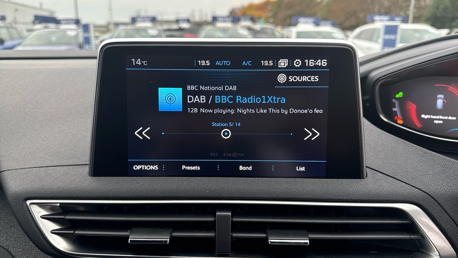 Used Peugeot 3008 2019 for sale - 76534280: Photo 12