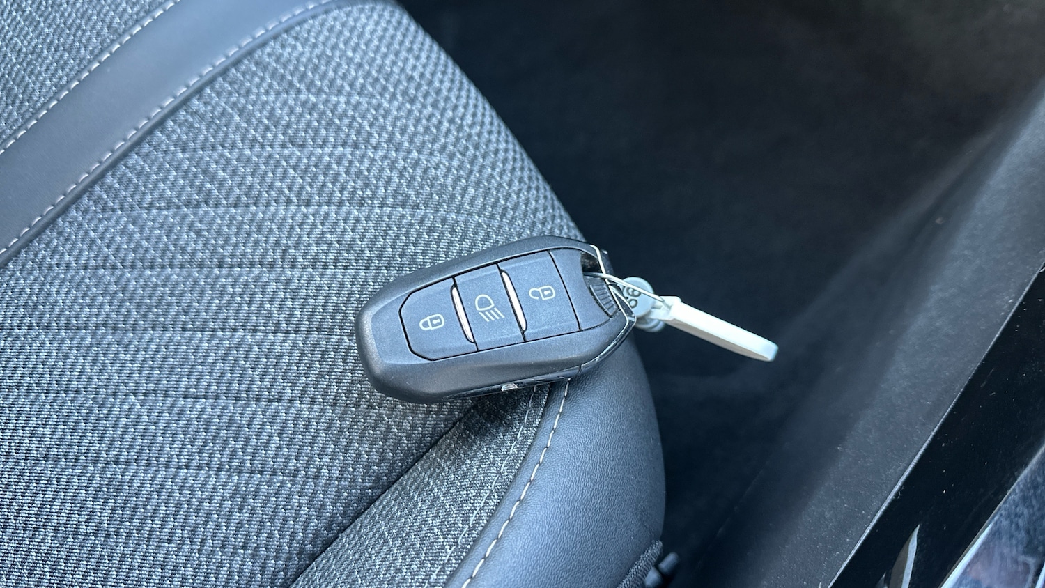 Used Peugeot 2008 2023 for sale - 76948172: Photo 19