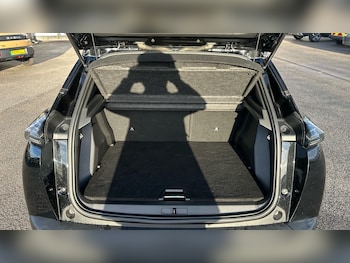 Used Peugeot 2008 2023 for sale - 76948172: Photo