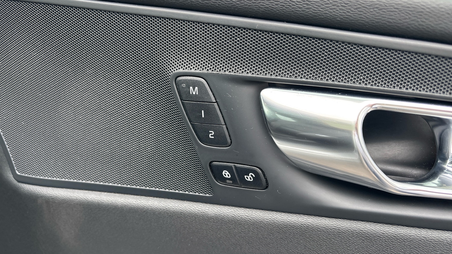 Used Volvo XC60 2021 for sale - 77310837: Photo 37