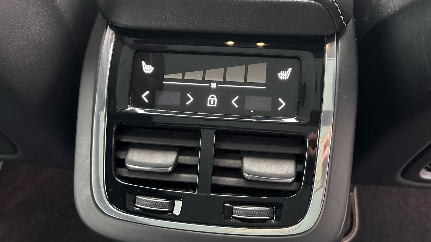 Used Volvo XC60 2021 for sale - 77310837: Photo 51