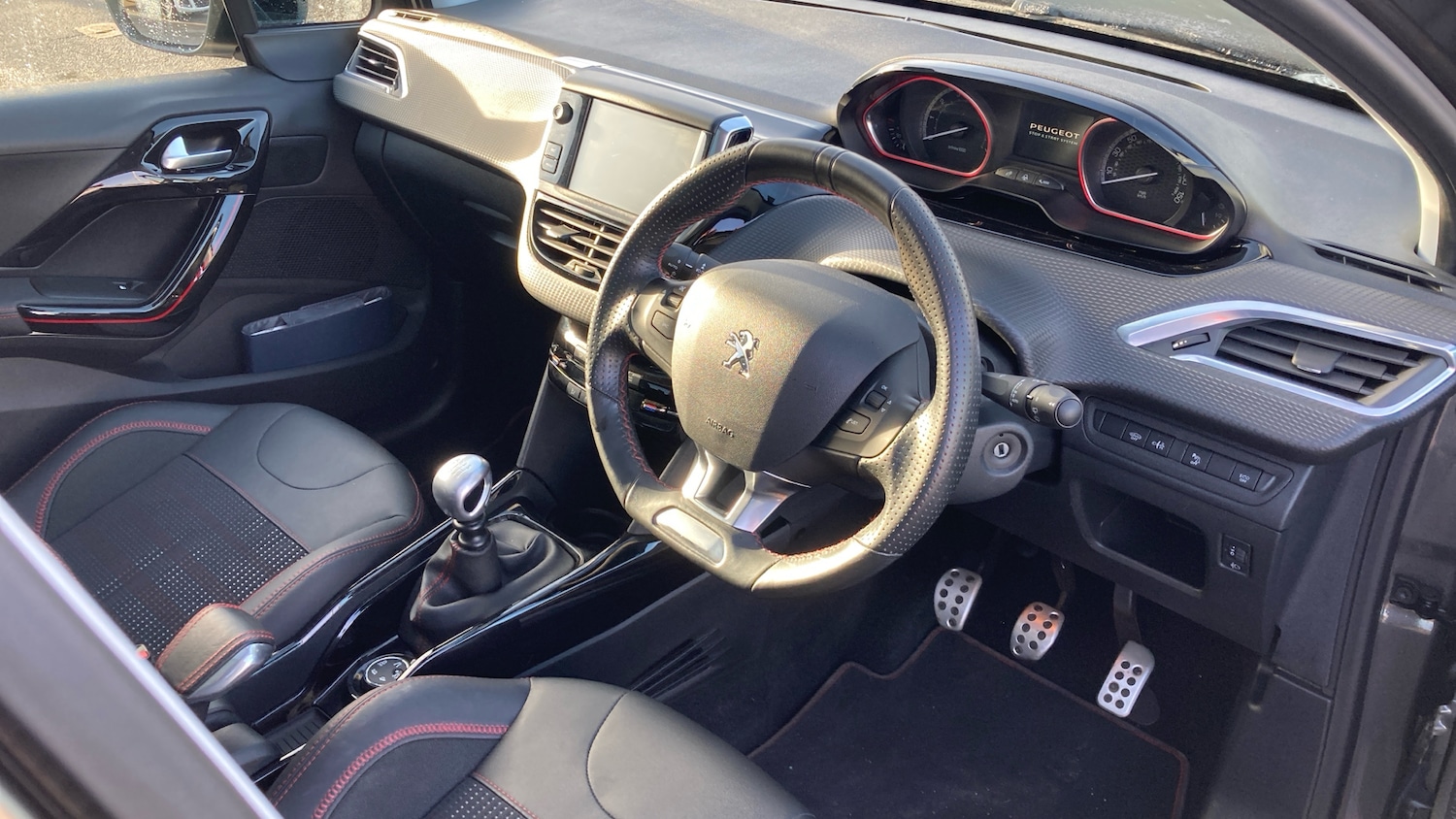 Used Peugeot 2008 2017 for sale - 76706333: Photo 11