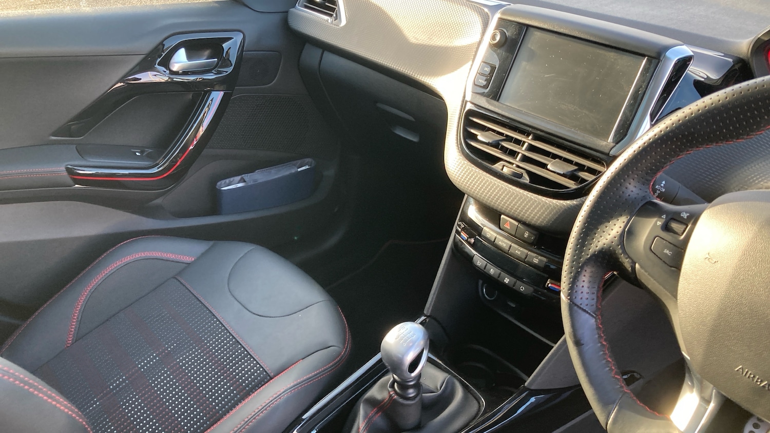 Used Peugeot 2008 2017 for sale - 76706333: Photo 14